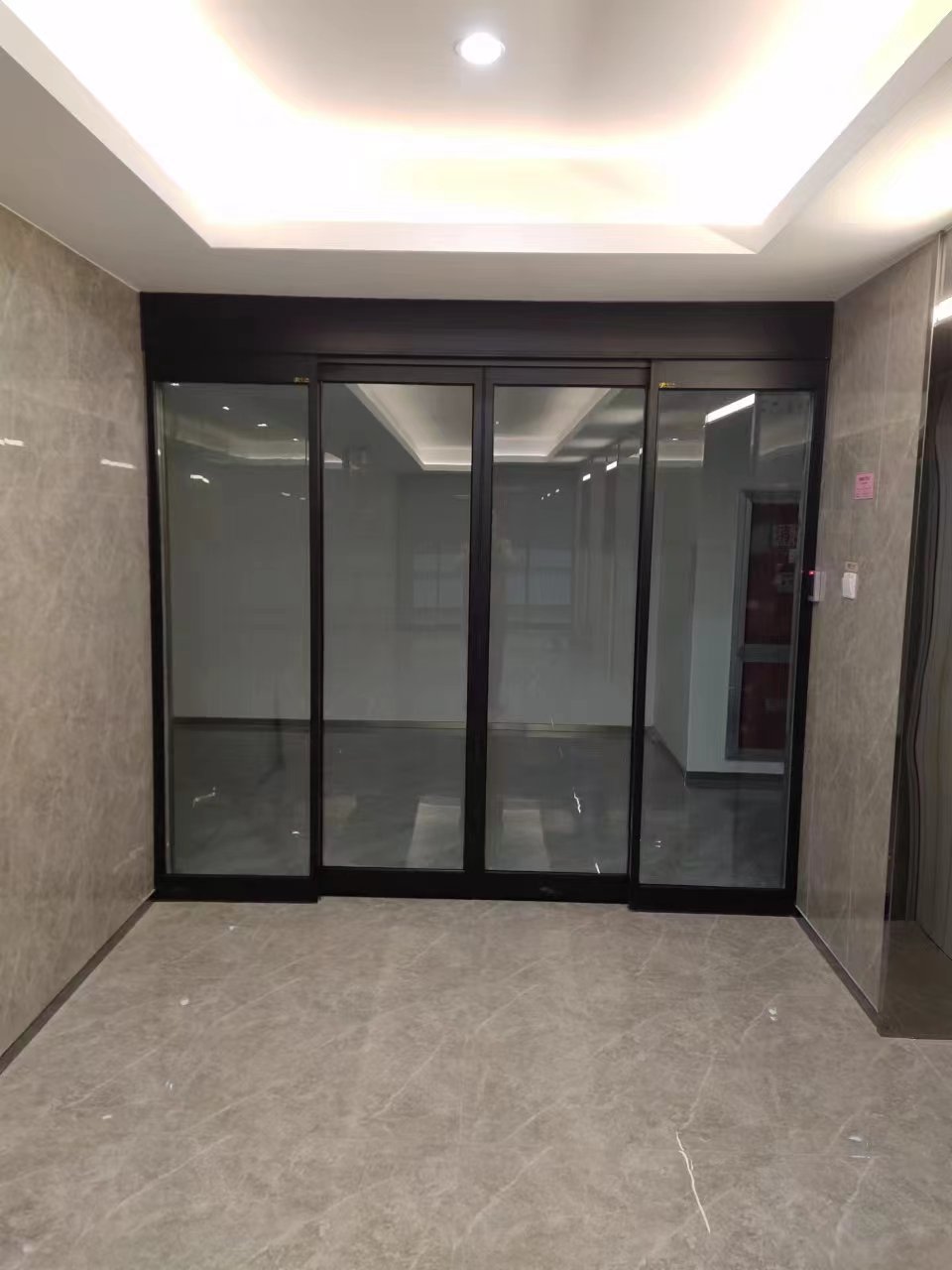 泗阳县玻璃伸缩门
